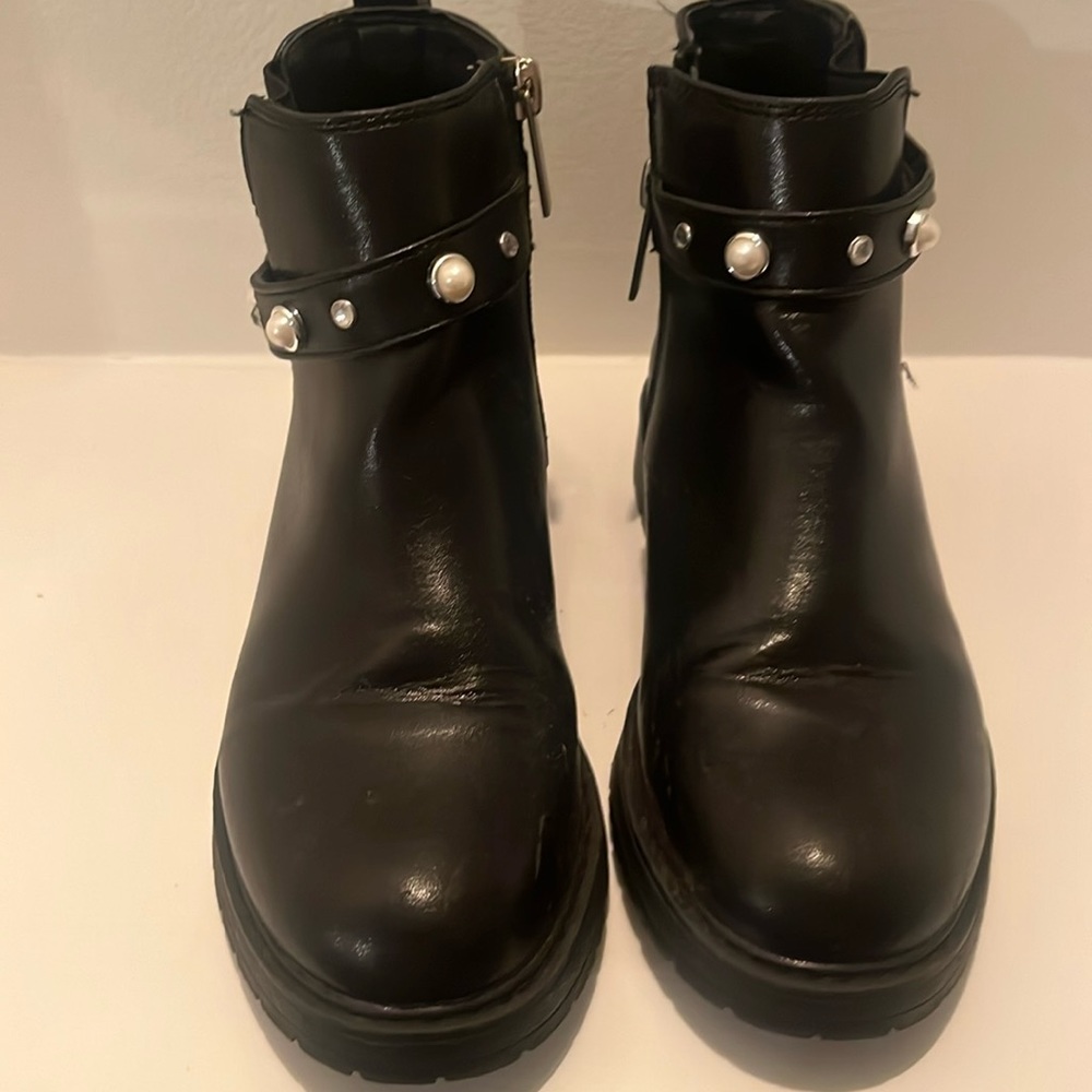 Girls boots